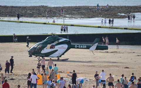 50 osób pobiło się na plaży w Kent. Nastolatek w szpitalu