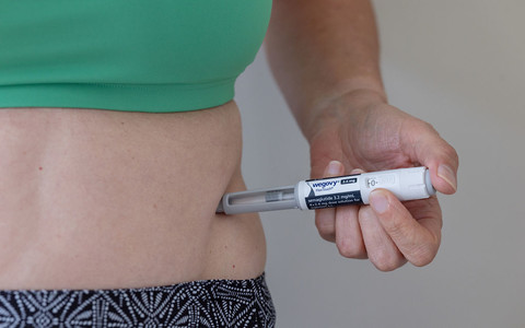 Pharmacists in warning over weight-loss jab sales