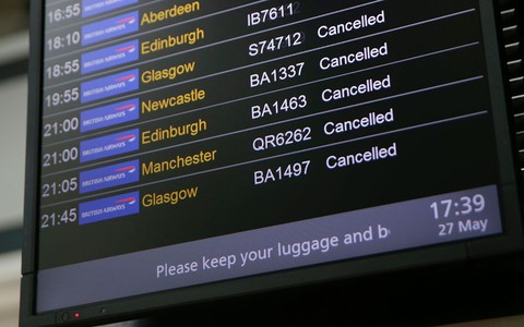 Wielka awaria systemu. British Airways wracają do "prawie normalnego" rozkładu