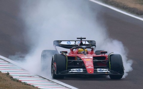 Formuła 1: Hamilton rozbił Ferrari podczas testów w Barcelonie