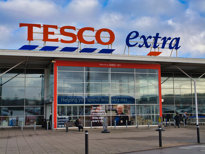 Tesco zamierza zlikwidować 400 stanowisk pracy w sklepach i centrali firmy