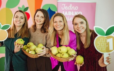 Apple is a symbol of the Polish presidency in the EU. Poles love this fruit