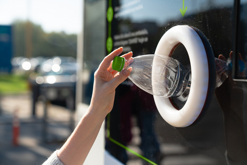 W UK zacznie obowiązywać płatny system recyklingu. Jak będzie działał?