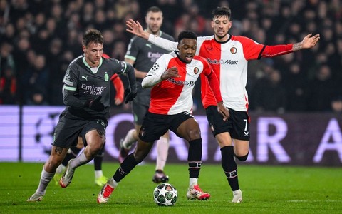 Piłkarska Liga Mistrzów: Feyenoord Modera pokonał Milan, porażka Monaco Majeckiego