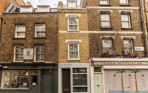 Clerkenwell 'skinny house' listed to rent for £3k a month
