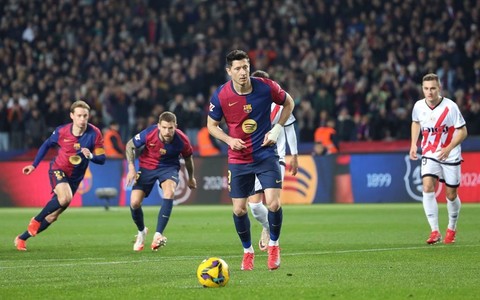 Liga hiszpańska: Gol Lewandowskiego, Barcelona znów na czele