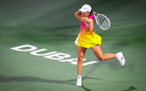 Turniej WTA w Dubaju: Awans Świątek do trzeciej rundy