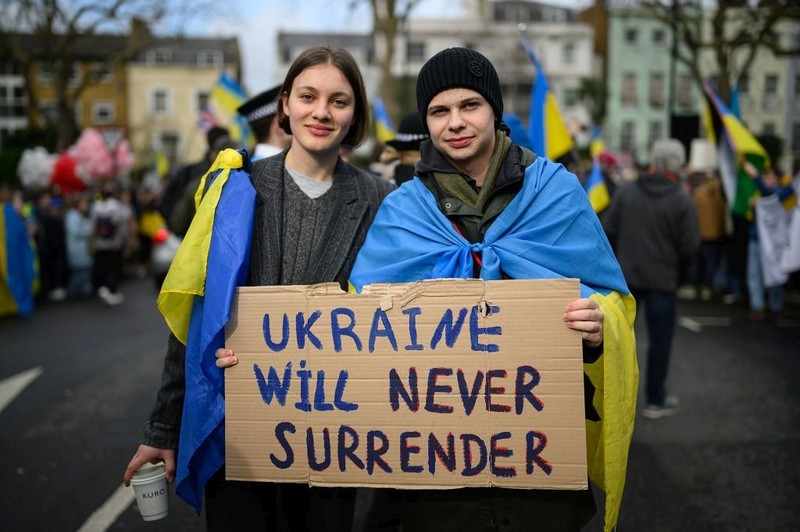 Thousands protest in London ahead of third anniversary of Ukraine war