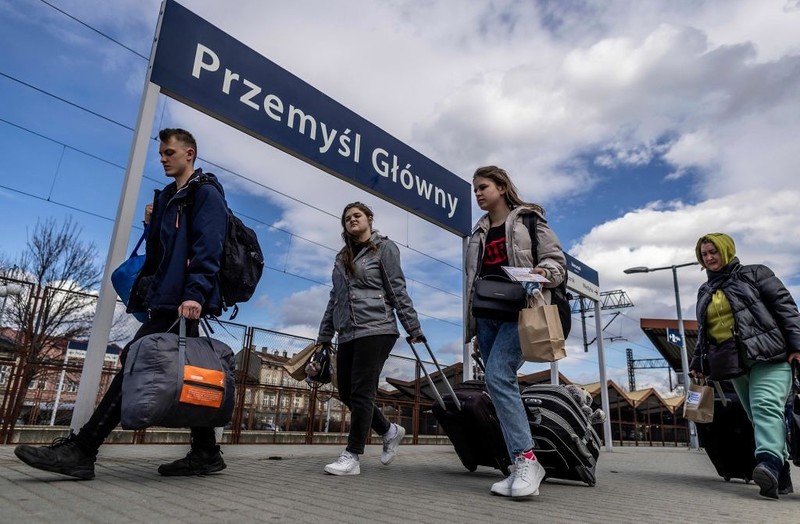 Sondaż: Prawie połowa Polaków przeciw zamknięciu granic przed kolejnymi uchodźcami z Ukrainy