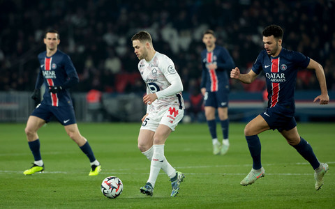 Unbeaten PSG thrashes Lille and confidently heads for the title