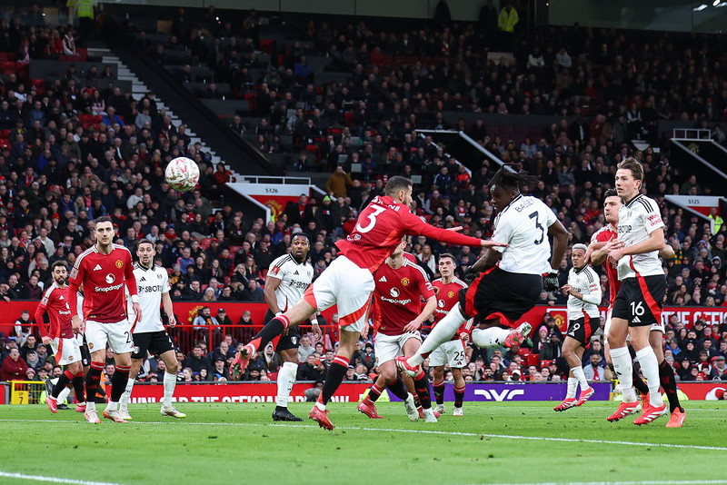 Puchar Anglii: Broniący trofeum Manchester United odpadł w 1/8 finału