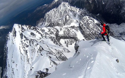 Andrzej Bargiel: Skiing from  K2 and Mount Everest