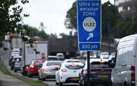 W Londynie radykalnie spadły poziomy śmiertelnych zanieczyszczeń po rozszerzeniu strefy ULEZ