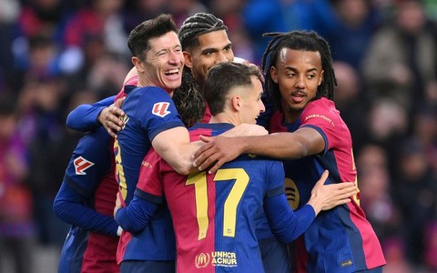 Liga hiszpańska: Barcelona nadal liderem, choć jej mecz został przełożony