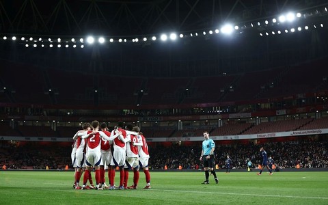 Premier League: Second-placed Arsenal draw at Old Trafford