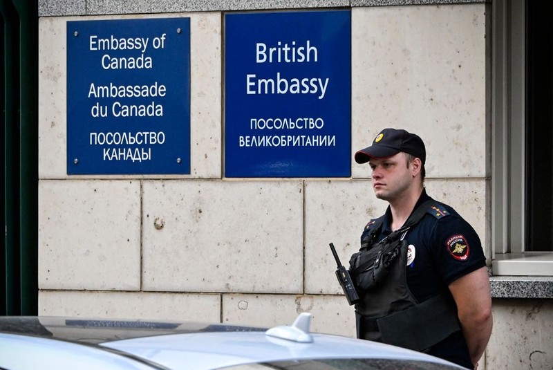 Russia expels two more British diplomats