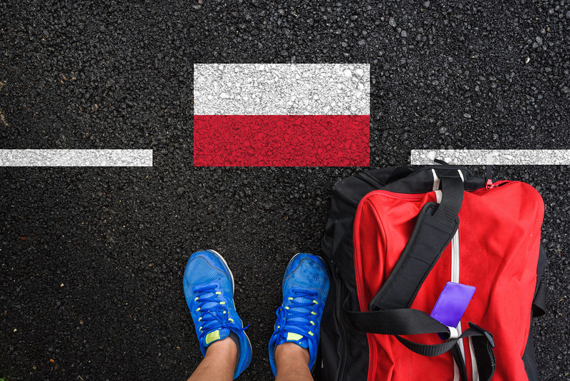 Sondaż: Czy Polacy zostaliby w kraju, gdyby wybuchła wojna?