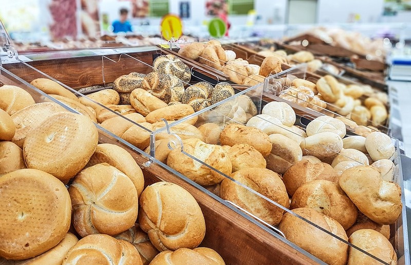 Polacy na pieczywo wydają coraz więcej i zmieniają swoje zwyczaje