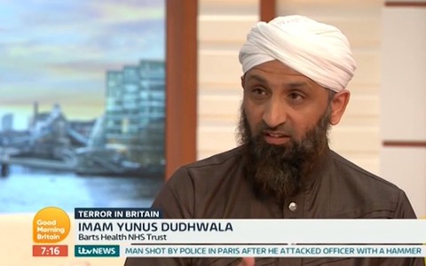 Imam: "Nie ma dowodów na ekstremizm w brytyjskich meczetach"