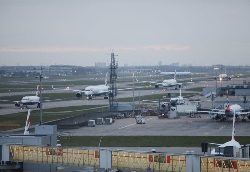 Londyn: Lotnisko Heathrow jest już otwarte i działa bez zakłóceń