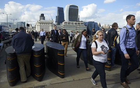 Londyn: Kuloodporne kwietniki zamiast barier antyterrorystycznych?