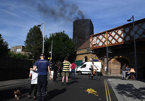 Londyn: Już 17 ofiar śmiertelnych pożaru, którego przyczyną może być zepsuta lodówka