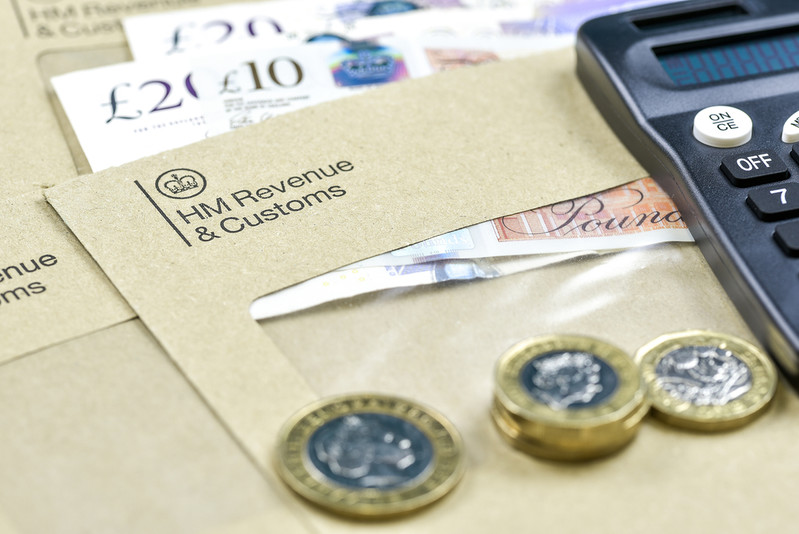 Nowe zasady rozliczeń z HMRC "największą zmianą w podatku od osób fizycznych od dziesięcioleci"