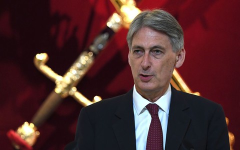 Chancellor Philip Hammond warns: We must avoid Brexit 'cliff edge'