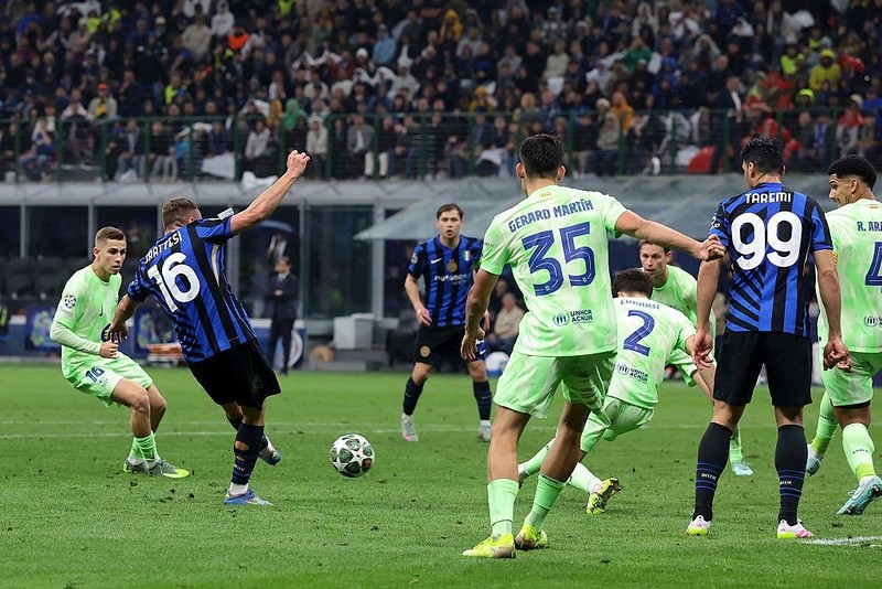 Inter Mediolan w finale Ligi Mistrzów. Pokonał Barcelonę 4:3