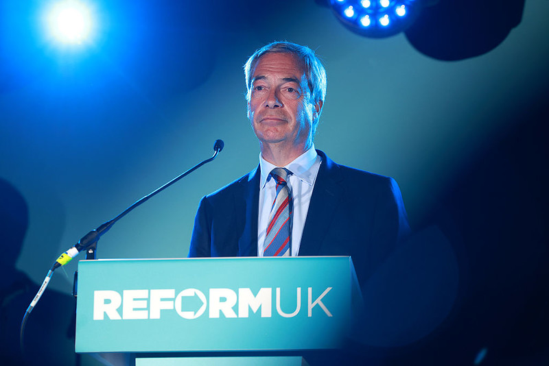 Ekspert: Reform UK osiąga sukcesy, bo jej postulaty stały się mainstreamem brytyjskiej polityki