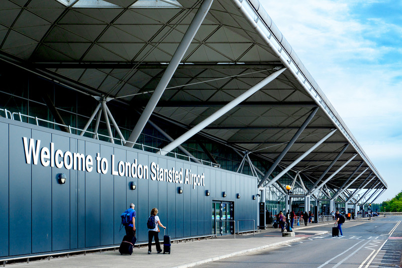 Opóźnienia na londyńskim lotnisku Stansted w związku z problemami informatycznymi