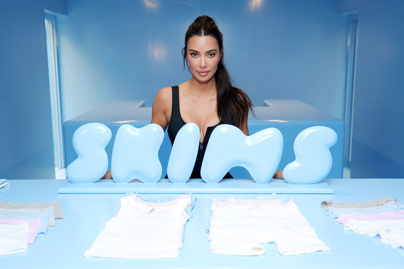 Londyn: Kim Kardashian otwiera pierwszy sklep swojej marki Skims przy Regent Street