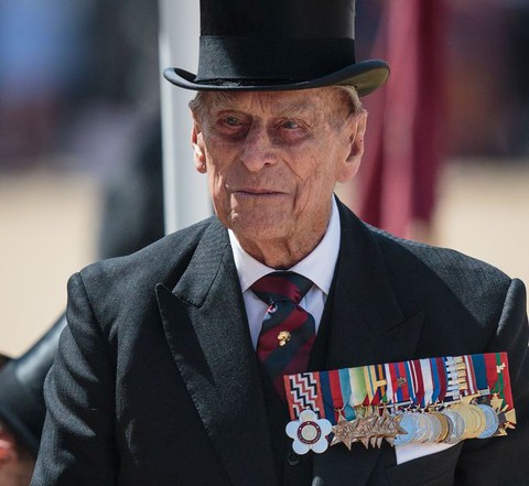 Duke of Edinburgh leaves hospital
