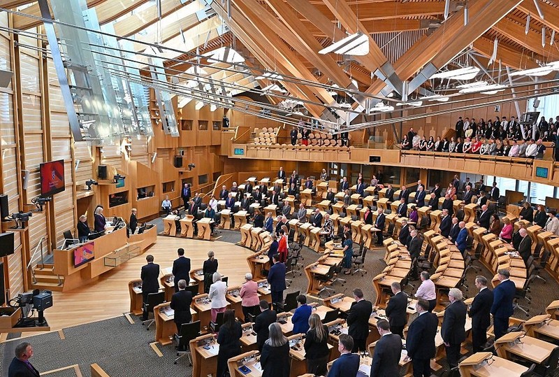Propozycja ustawy o eutanazji przeszła pierwszy etap w Szkocji. Lekarze w Anglii podzieleni