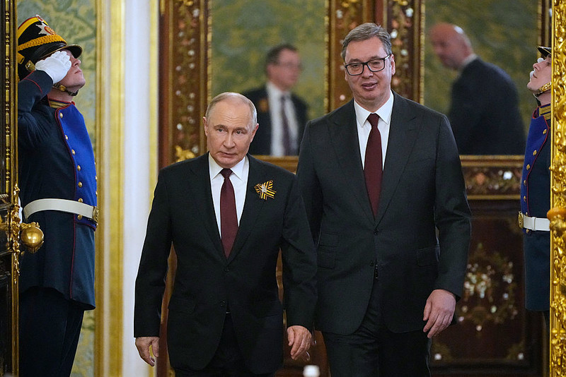 Grupa brytyjskich posłów domaga się objęcia sankcjami prezydenta Serbii po jego wizycie w Rosji