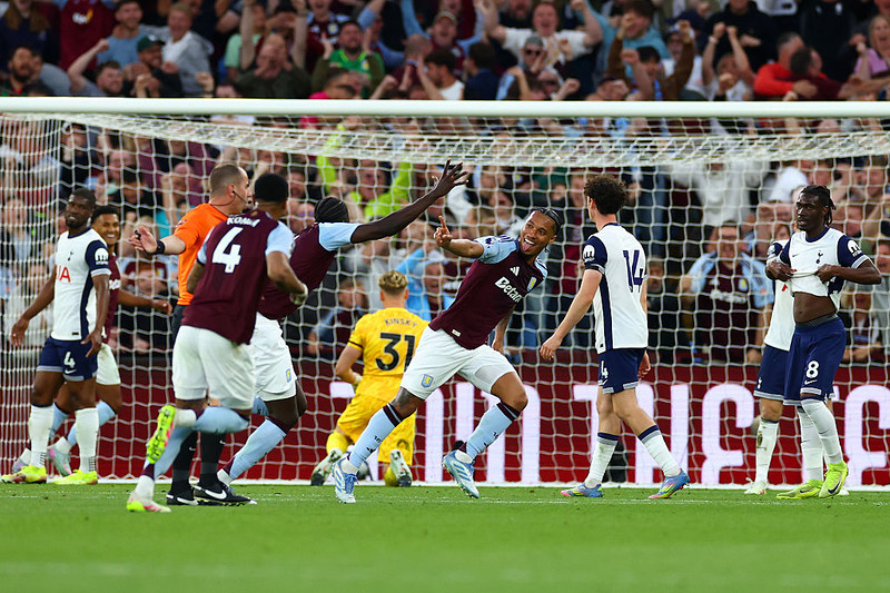 Aston Villa pokonała Tottenham, Cash rozegrał cały mecz