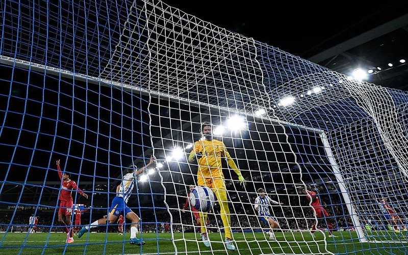 Liga angielska: Pewny tytułu Liverpool przegrał z Brighton & Hove Albion