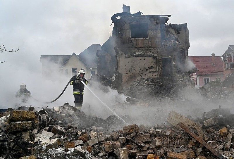 Rosja nasiliła ataki na Ukrainę dronami i rakietami. "Putin absolutnie zwariował"
