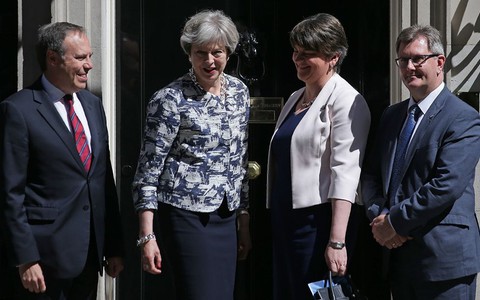 Theresa May reaches deal with DUP to prop up minority government