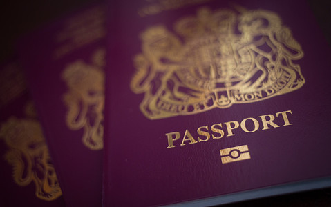 Walka o paszporty dla 500 tys. dzieci wychowywanych w UK