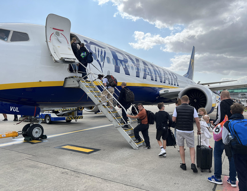 Ryanair wprowadza karę co najmniej 500 euro dla pasażerów zakłócających porządek