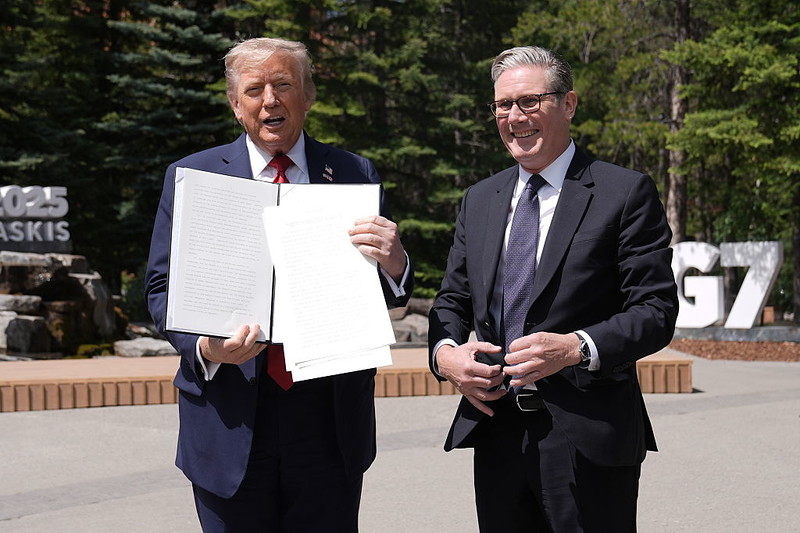 Trump i Starmer ogłosili finalizację umowy handlowej między USA a UK