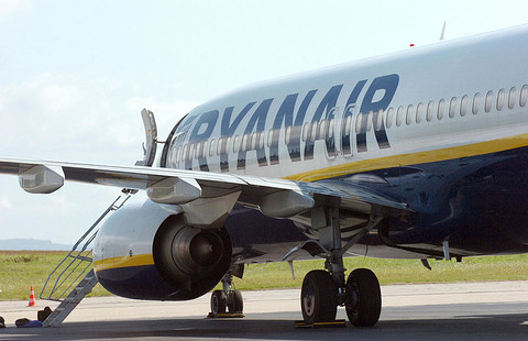 Ryanair "porzucił" polskich pasażerów na zagranicznym lotnisku
