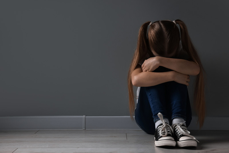 Raport: Gangi zajmujące się molestowaniem nieletnich w UK rozwijały się dzięki "kulturze ignorancji"