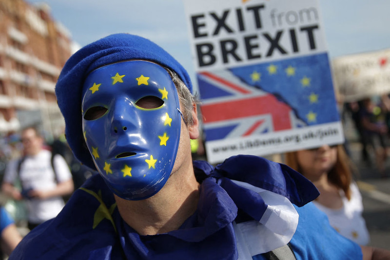 Dziewięć lat po Brexicie: Co myślą dziś Brytyjczycy o ponownym wejściu do UE?
