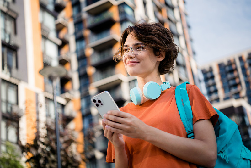 Nastał czas wakacyjnych wyjazdów. A co z opłatami za roaming?