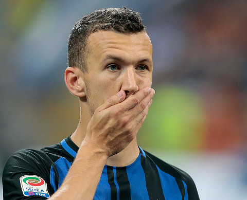 Piłkarz ukarany przez Inter za grę w... siatkówkę