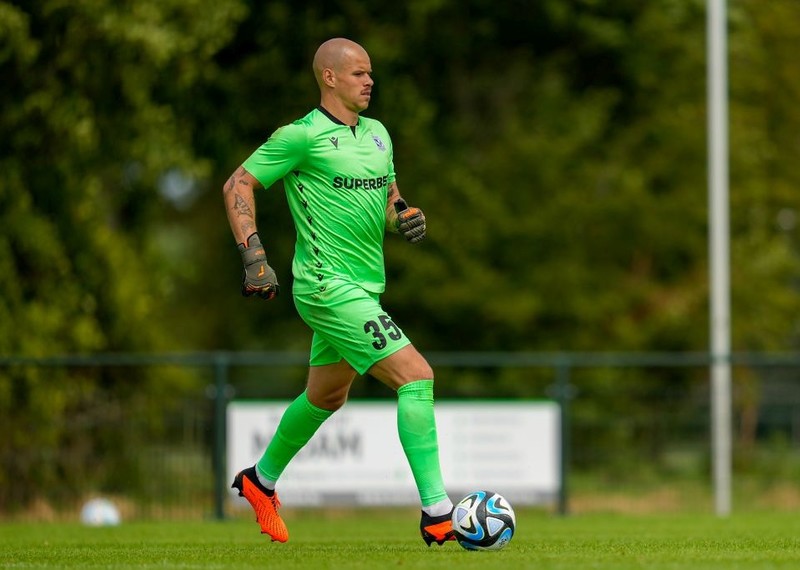 Bramkarz Filip Bednarek w Sparcie Rotterdam