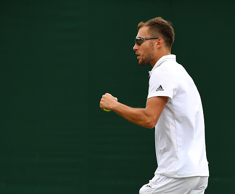 Janowicz's successful start at Wimbledon. The Pole defeated the Canadiens