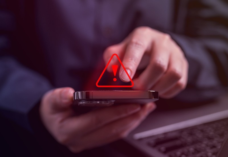 Policja ostrzega przed fałszywymi SMS-ami wyglądającymi jak od brytyjskiej skarbówki